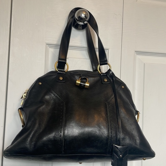 Vintage Authentic YSL, Pebbled leather Muse handbag with padlock key. - Picture 2 of 15